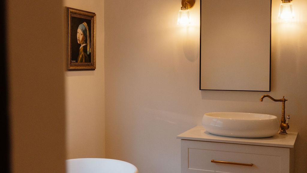 The Meadow Guesthouse Bathroom